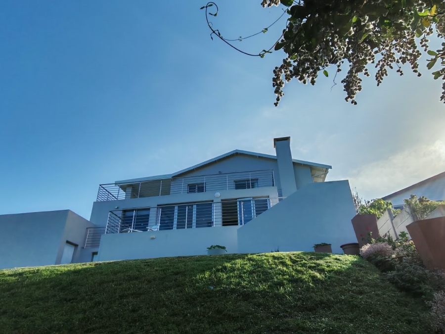 4 Bedroom Property for Sale in Herolds Bay Western Cape